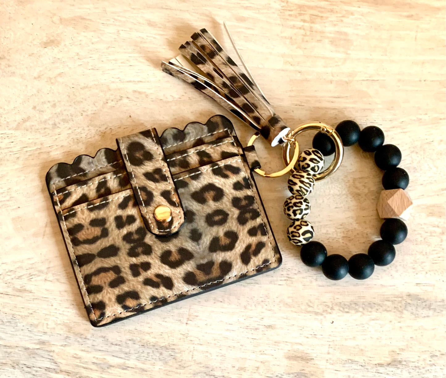 Wallet wristlet